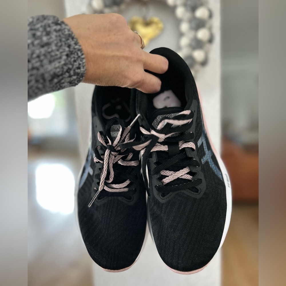 ASICS sneakers almost new!
